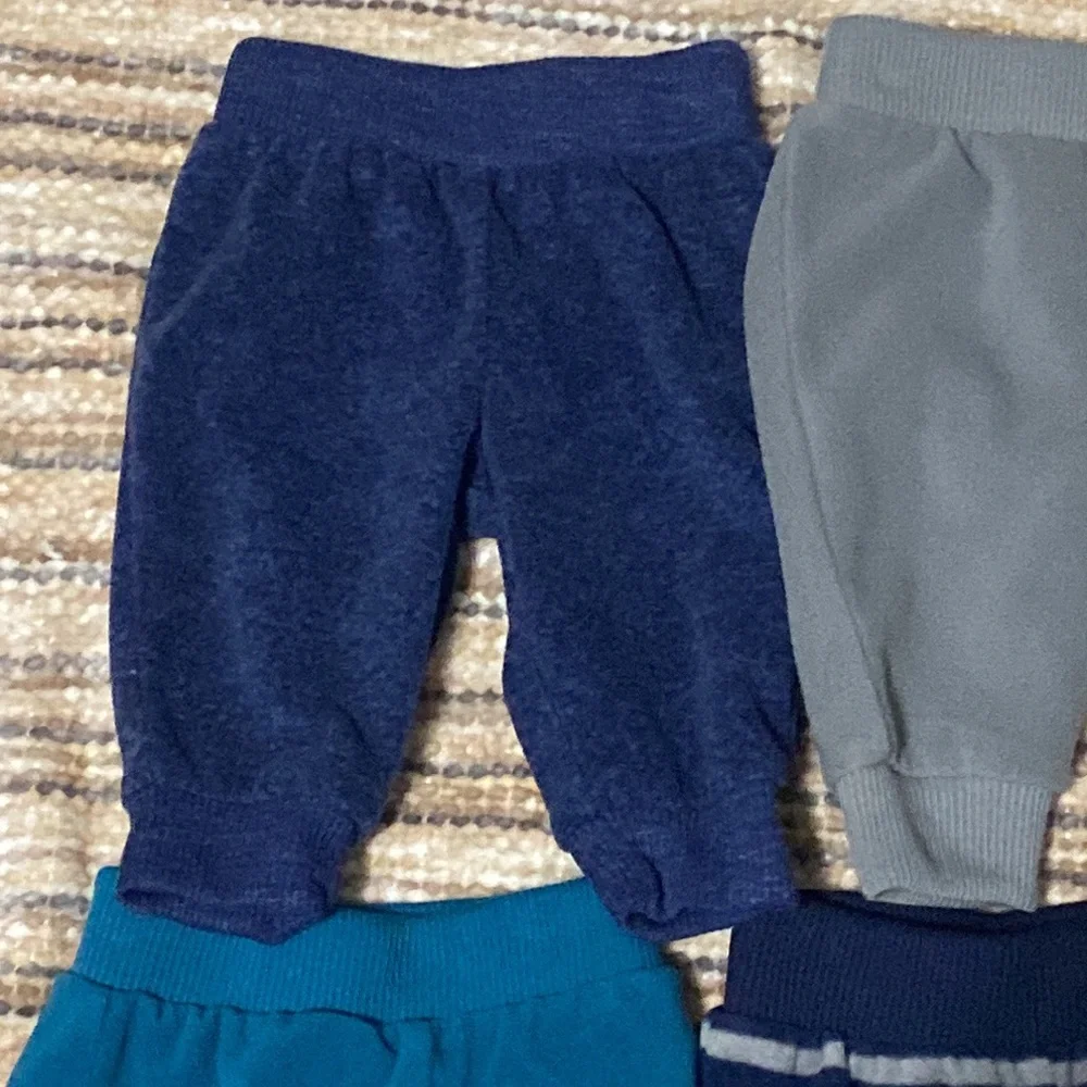 Simple Joys by Carter’s, Baby Boys Bundle. 4 fleece pull on pants. Size 0…